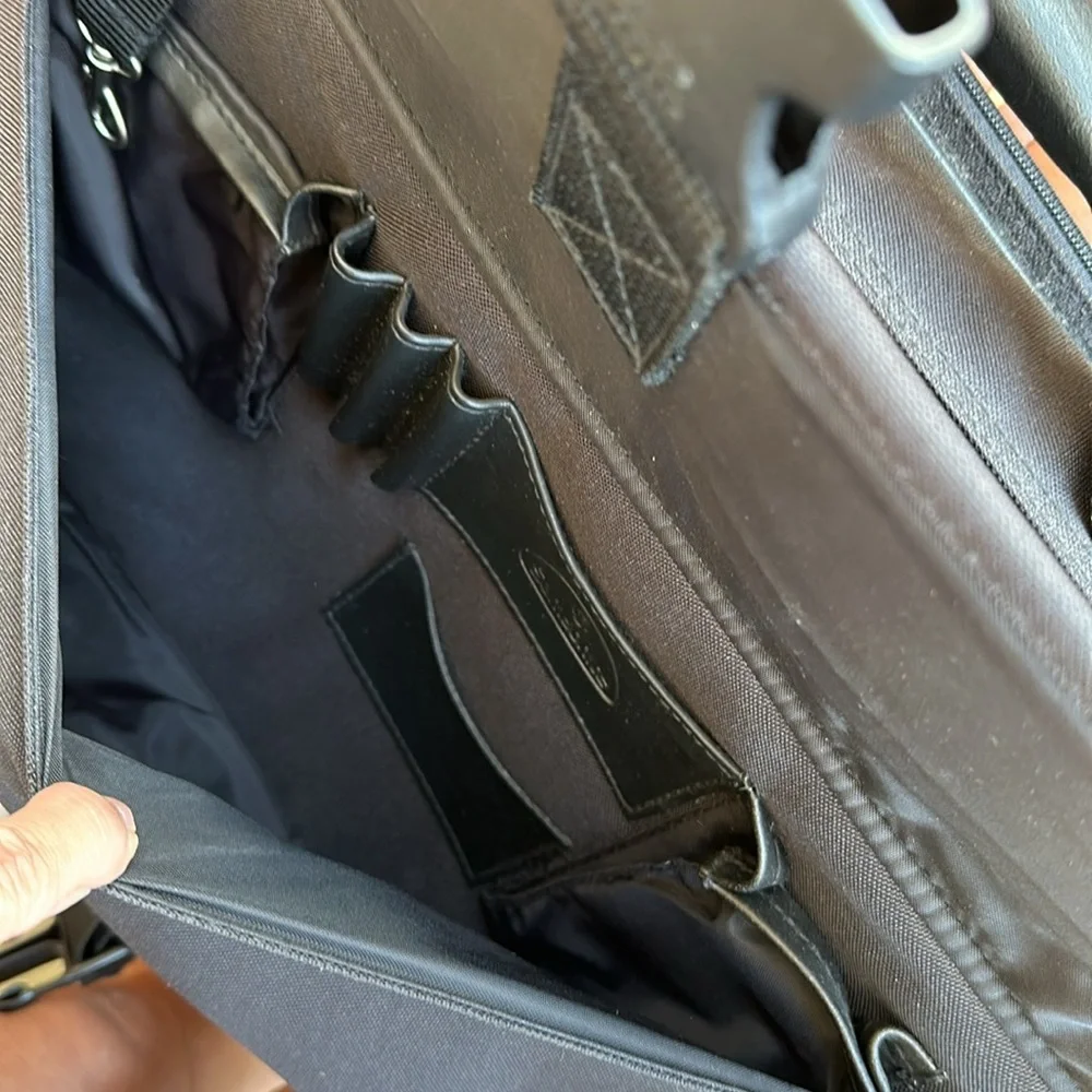 Samsonite portfolio Genuine brand not used Black Fir Laptop case Documents Brief